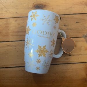 Godiva Gift Mug Metallic Gold Details